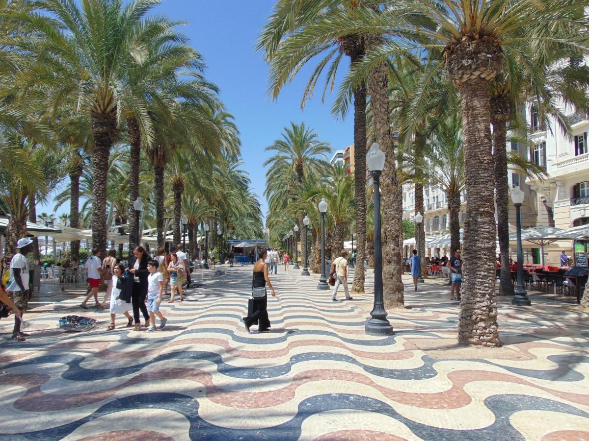 Apartamentos Playa Postiguet Alicante Kültér fotó