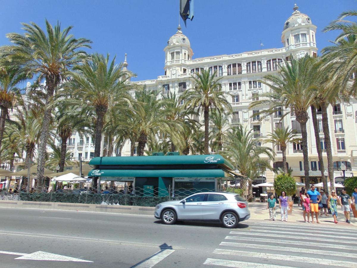 Apartamentos Playa Postiguet Alicante Kültér fotó