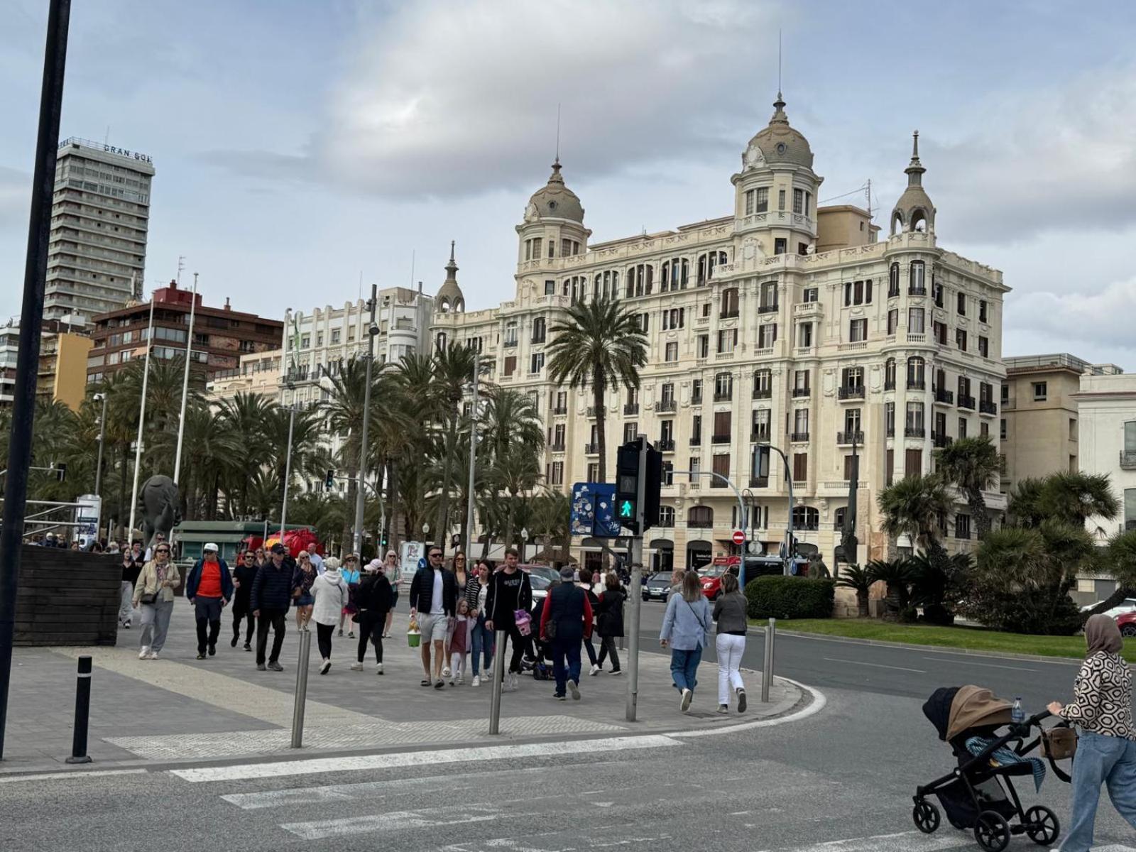 Apartamentos Playa Postiguet Alicante Kültér fotó